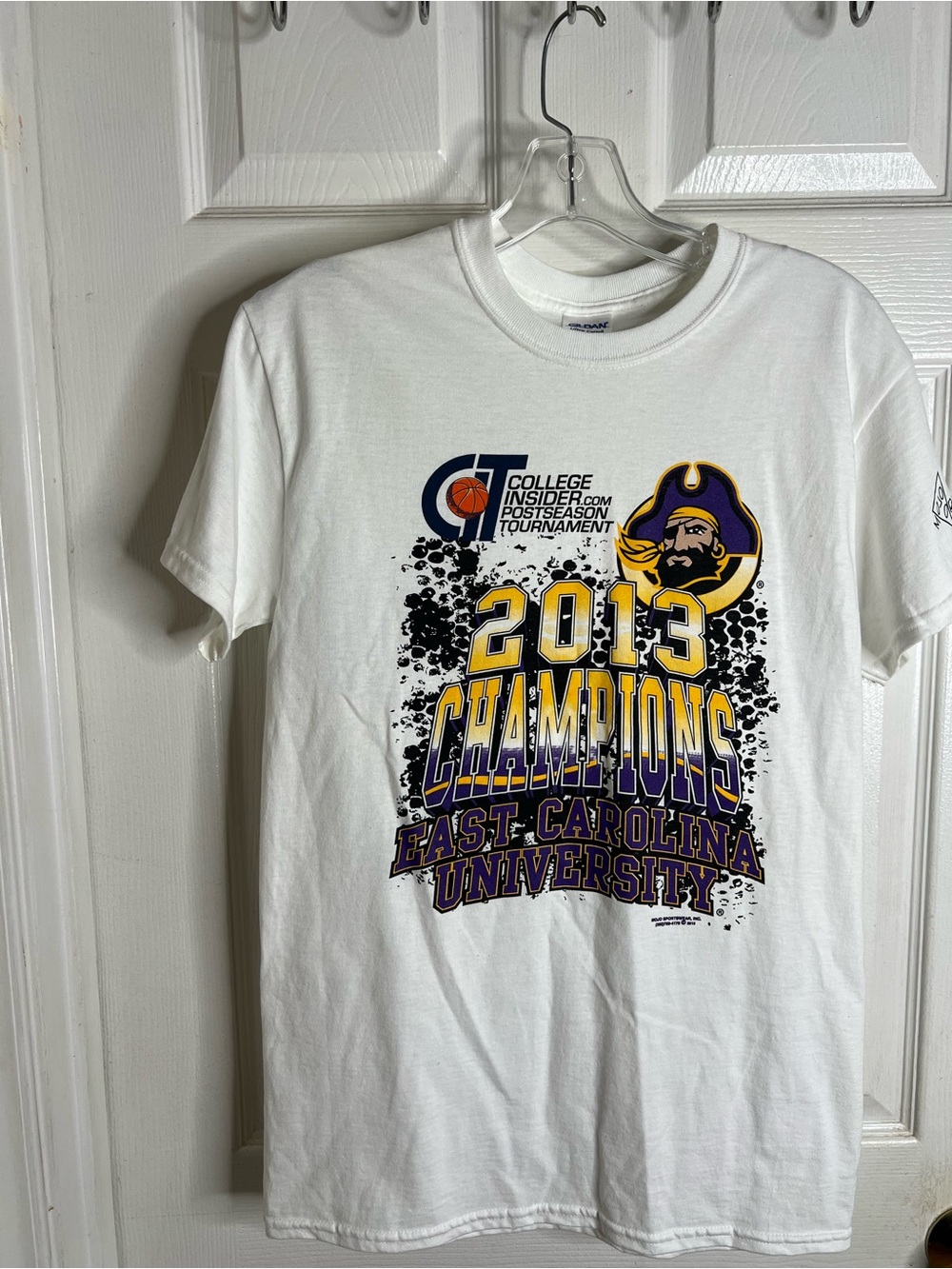 Gildan East Carolina University 2013 Champions CIT Basketball T-Shirt White Smal